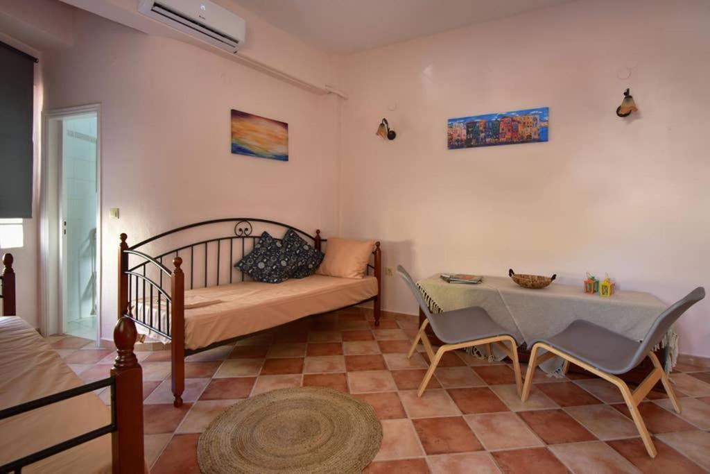 Nafsikas Apartment - Ipsos Beach ภายนอก รูปภาพ