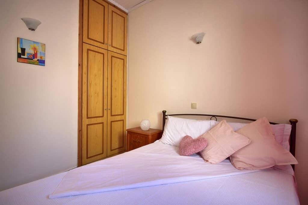 Nafsikas Apartment - Ipsos Beach ภายนอก รูปภาพ