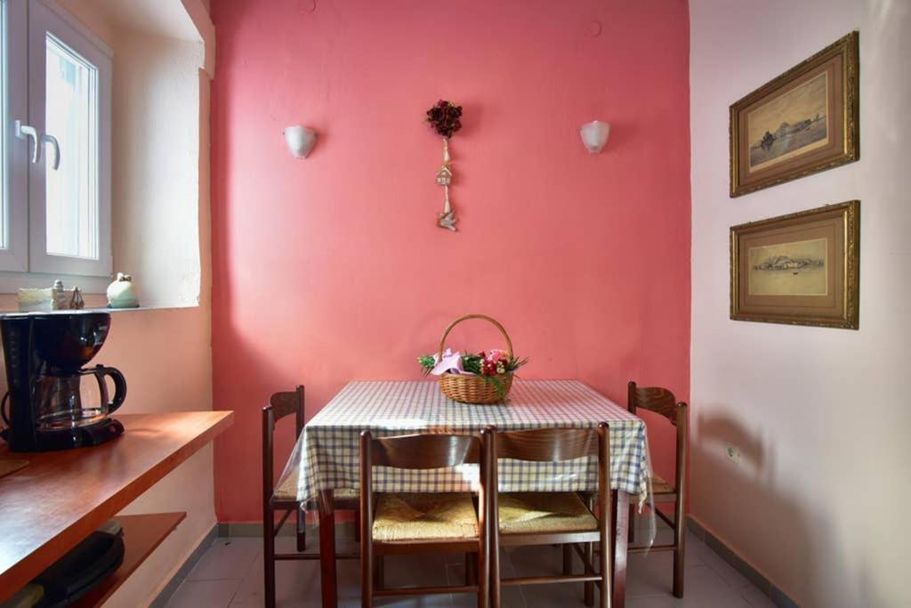 Nafsikas Apartment - Ipsos Beach ภายนอก รูปภาพ
