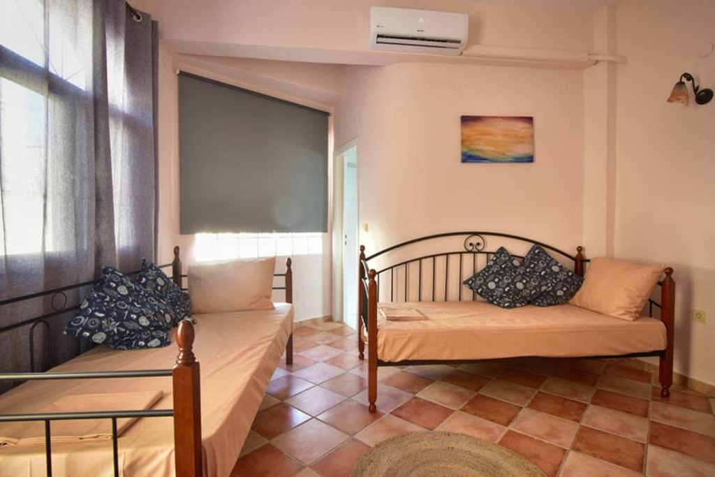 Nafsikas Apartment - Ipsos Beach ภายนอก รูปภาพ